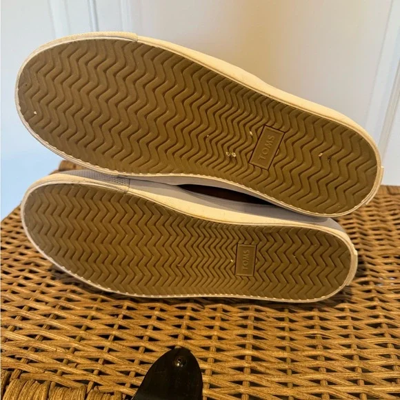 TOMS Fenix Mid-Top Sneakers - Picture 3 of 6